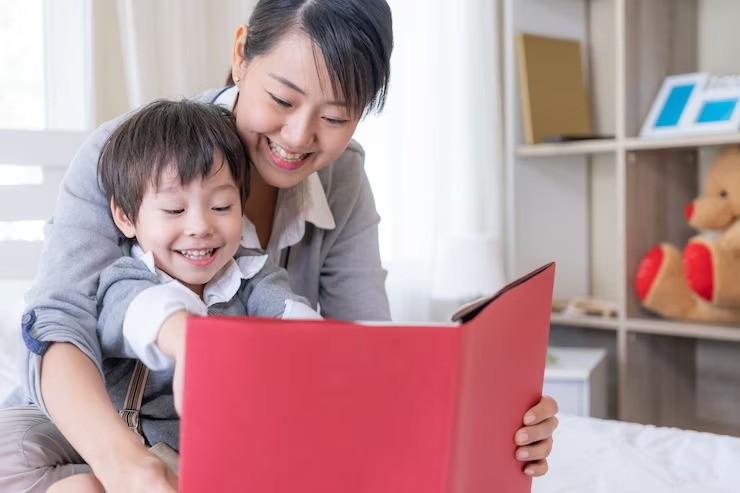 cara mendidik anak sensitif, disiplin anak sensitif, anak peka perasaan, cara mengasuh anak dengan empati, strategi pengasuhan lembut, pola asuh anak sensitif, tips parenting bunda muda, mendidik anak penuh kasih.